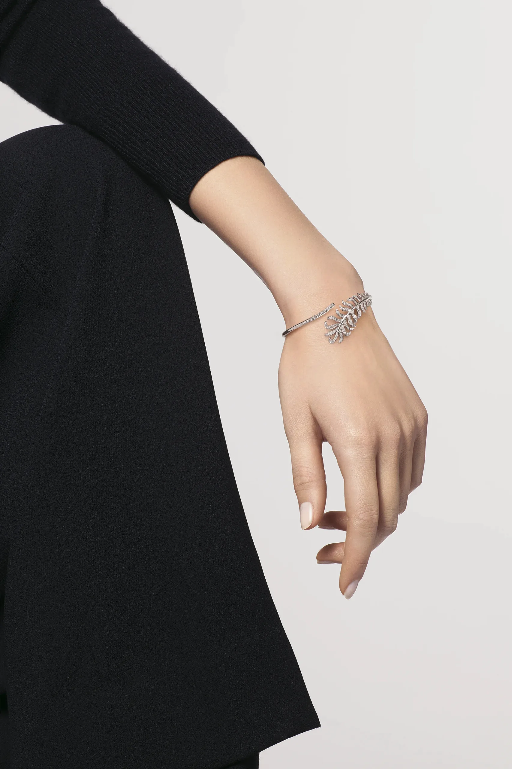 Plume De Chanel Bracelet White - Image 5