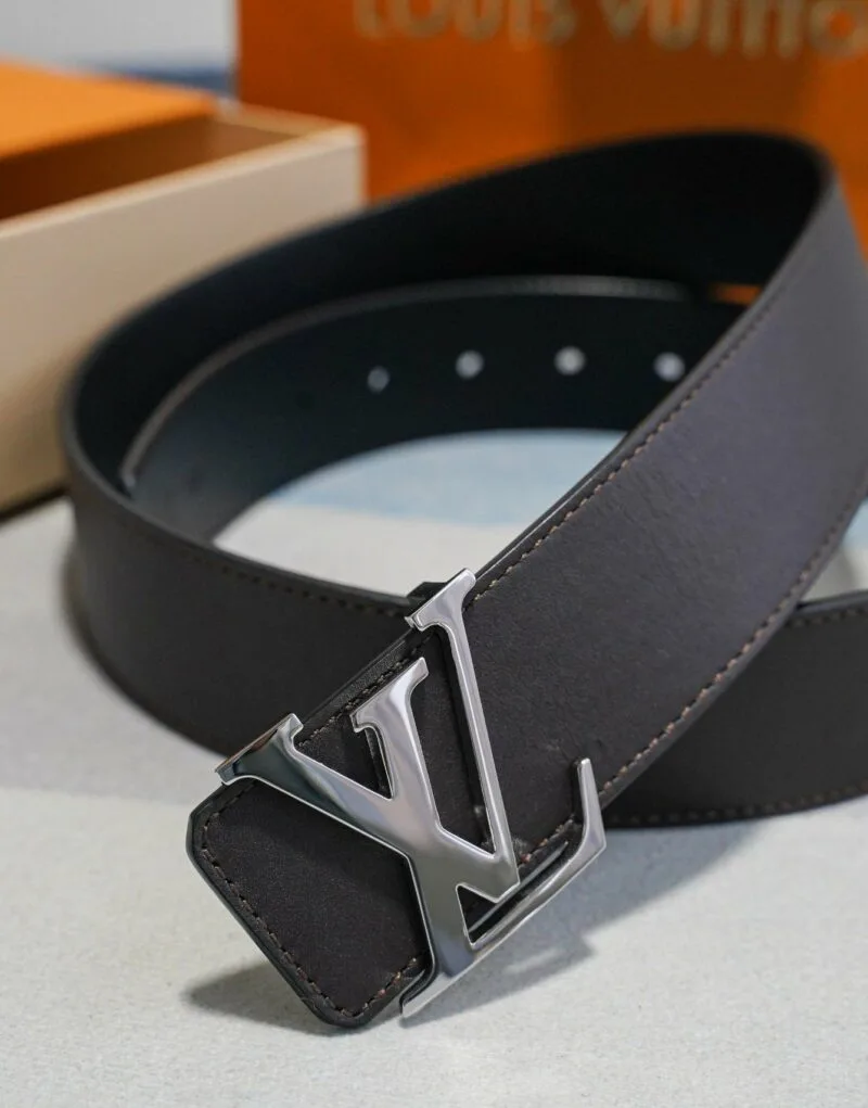 Louis Vuitton LV Initiales Belt Black - Image 4