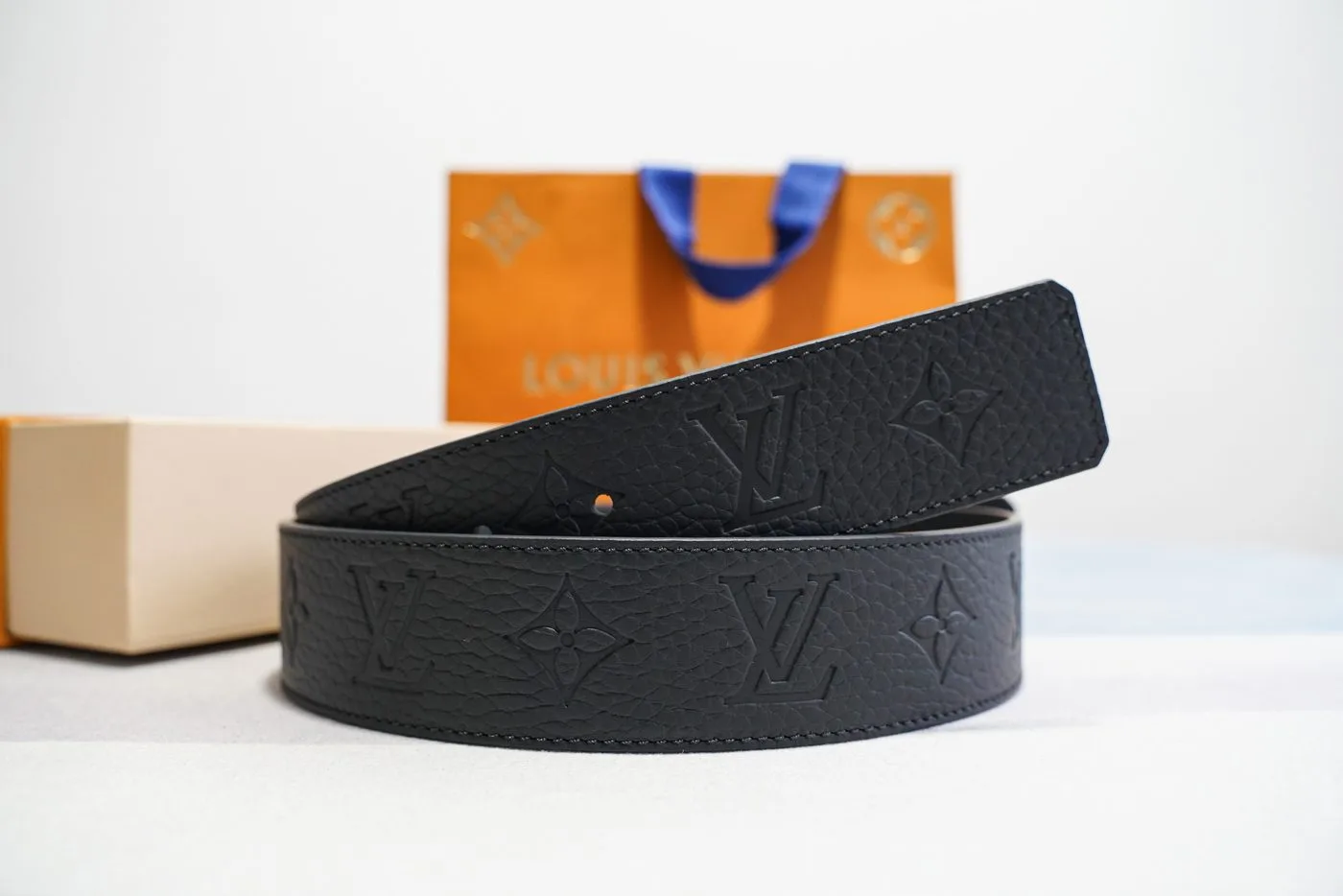 Louis Vuitton LV Initiales Belt Black - Image 4